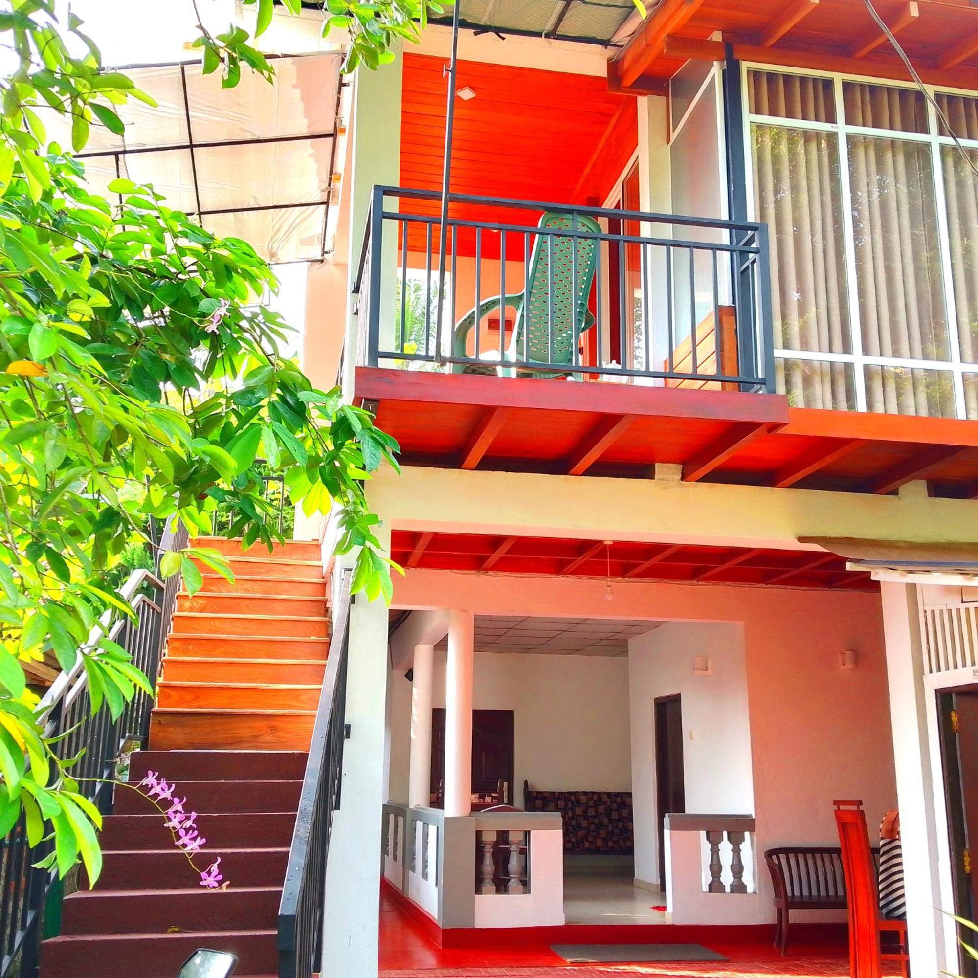 Thusara Guesthouse Mirissa Buitenkant foto