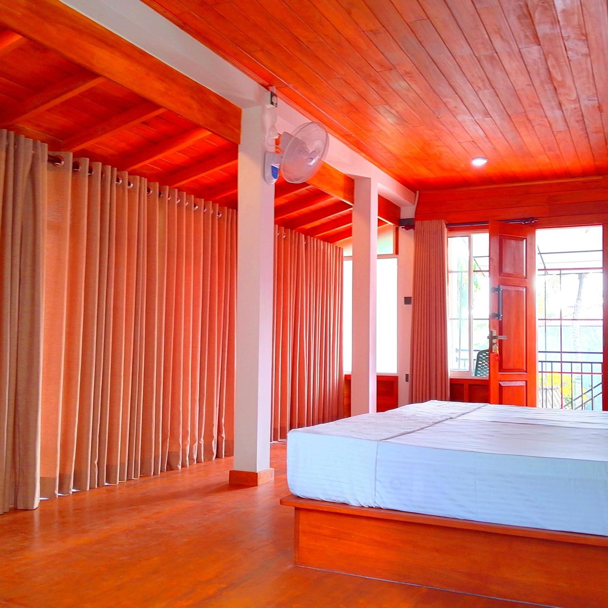 Thusara Guesthouse Mirissa Buitenkant foto